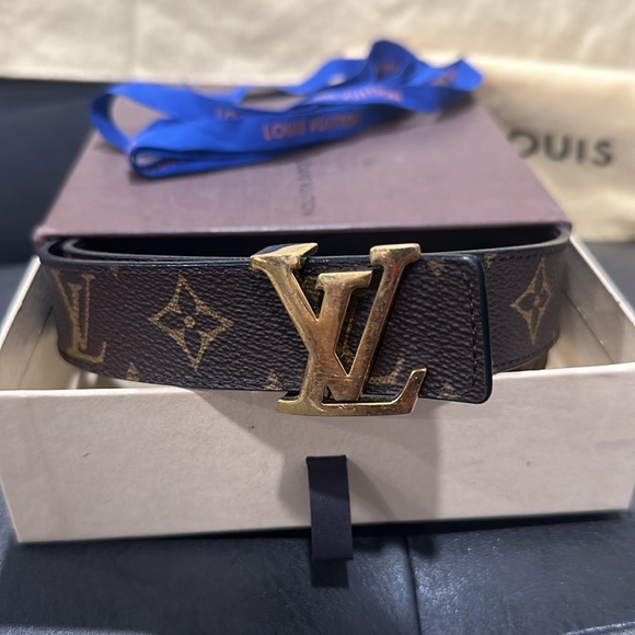 Louis Vuitton Monogram Reversible Belt - Picture 5 of 8